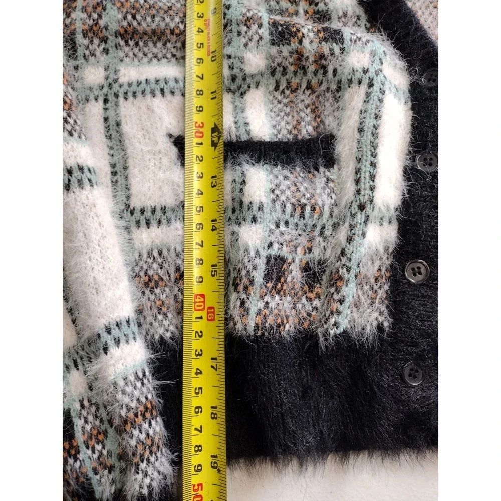 Stitch & Pine Women Black White Plaid Fuzzy Eyelash Knit Button Cardigan Large
